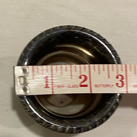 Vintage silver plate Sheffield mini vase/ urn - shabby chic / retro / MCM - Picture 7 of 7